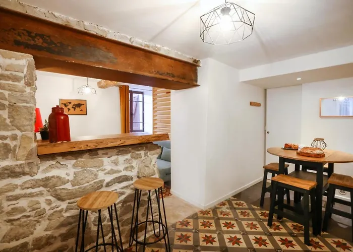 Du Charme Medieval Conciergeriedamecarcas Apartamento *